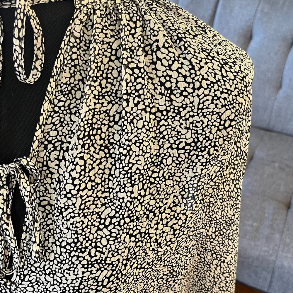 Anine Bing Abigail 100% silk black and white print blouse.  Size XS - Picture 4 of 8